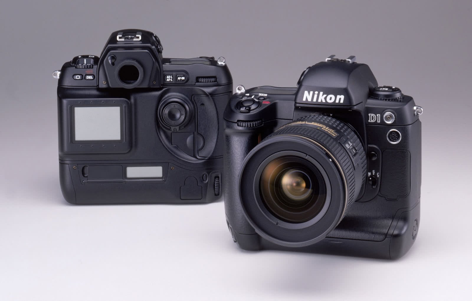 Nikon D1, 1999