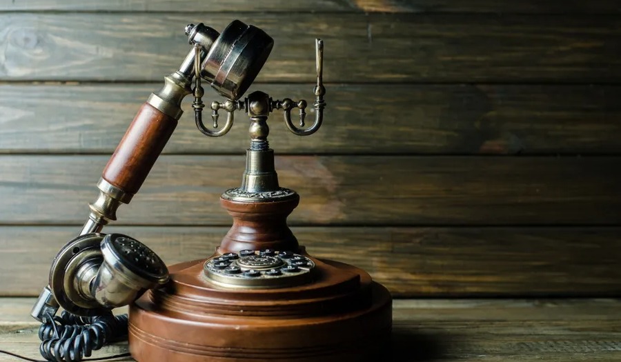 Primeros teléfonos de manivela