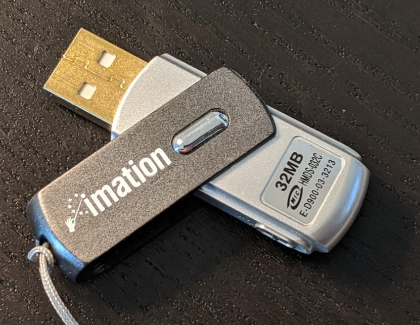 USB Flash Drive 2000